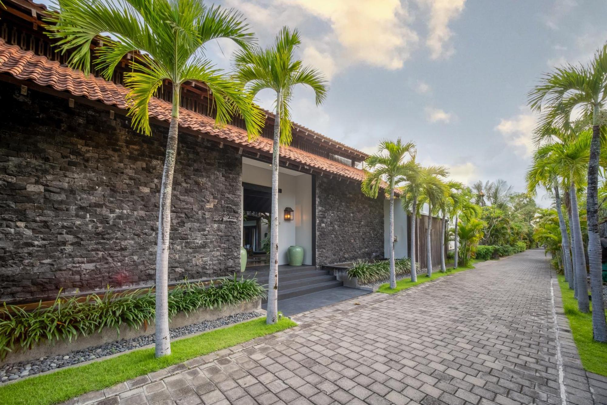 Villa De Suma - Fully Staffed Luxury Villa, Walk To The Beach! Seminyak Buitenkant foto