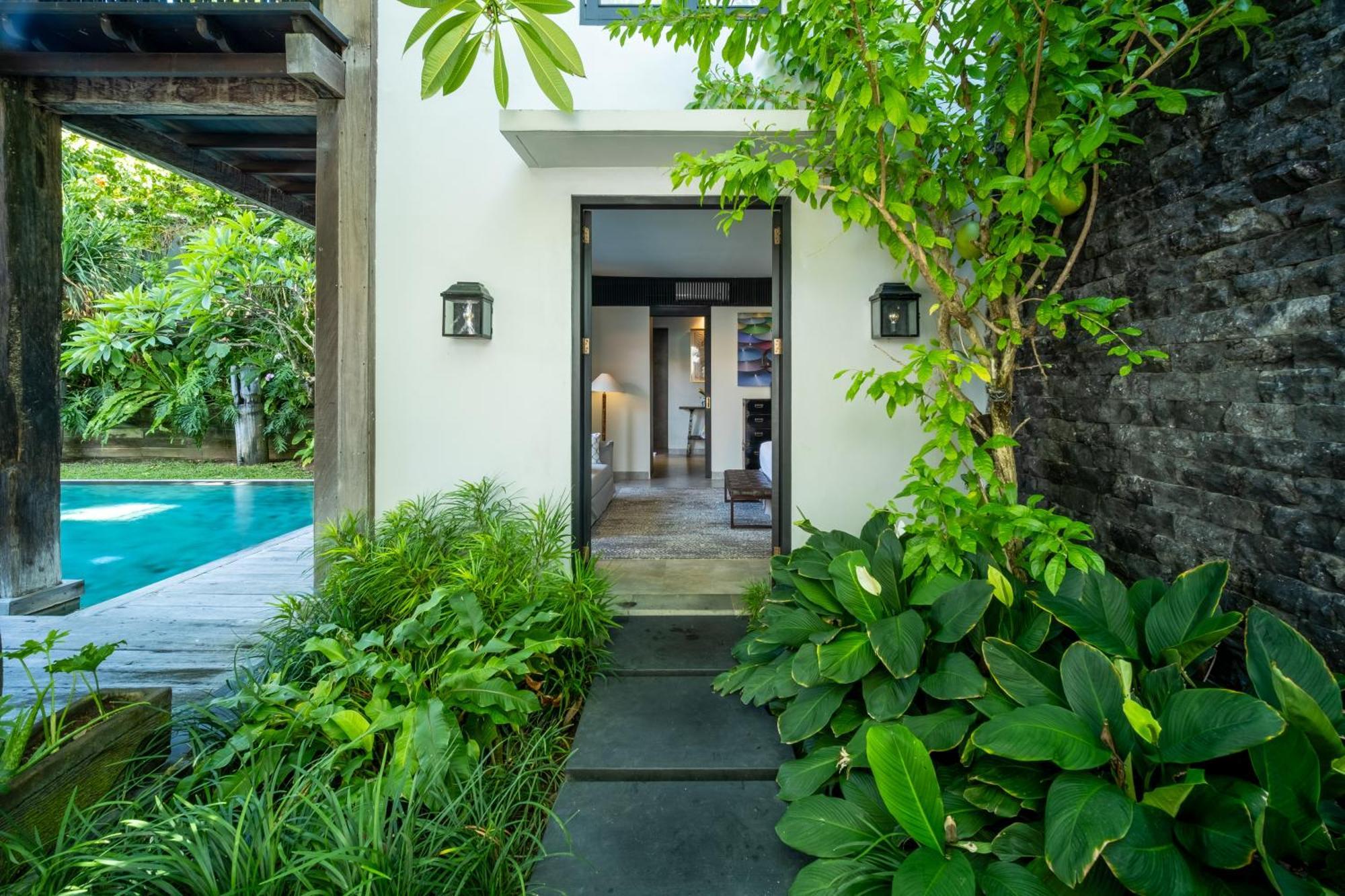 Villa De Suma - Fully Staffed Luxury Villa, Walk To The Beach! Seminyak Buitenkant foto