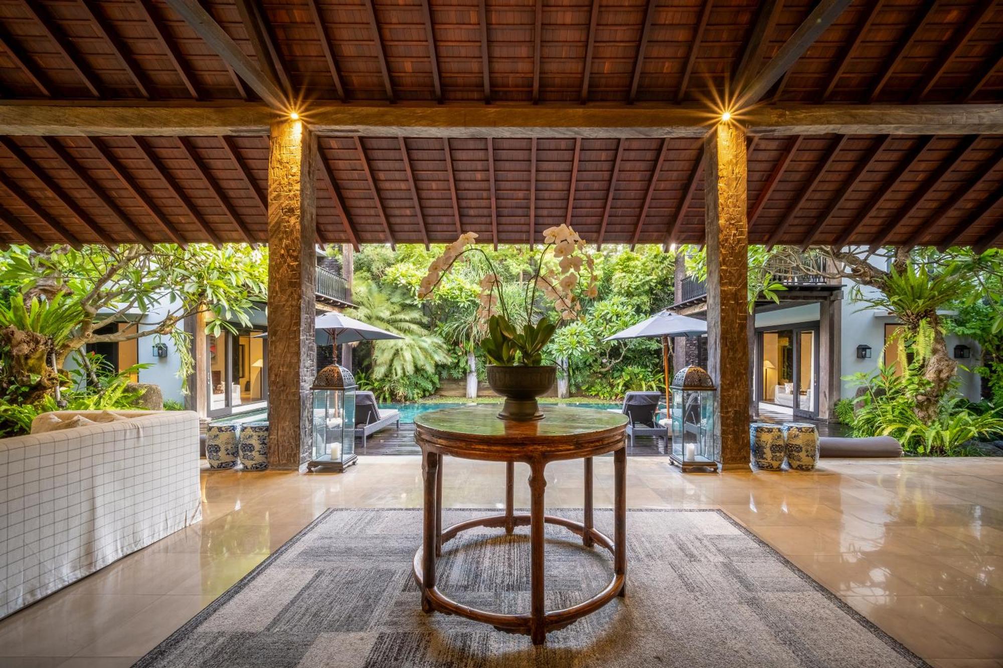 Villa De Suma - Fully Staffed Luxury Villa, Walk To The Beach! Seminyak Buitenkant foto