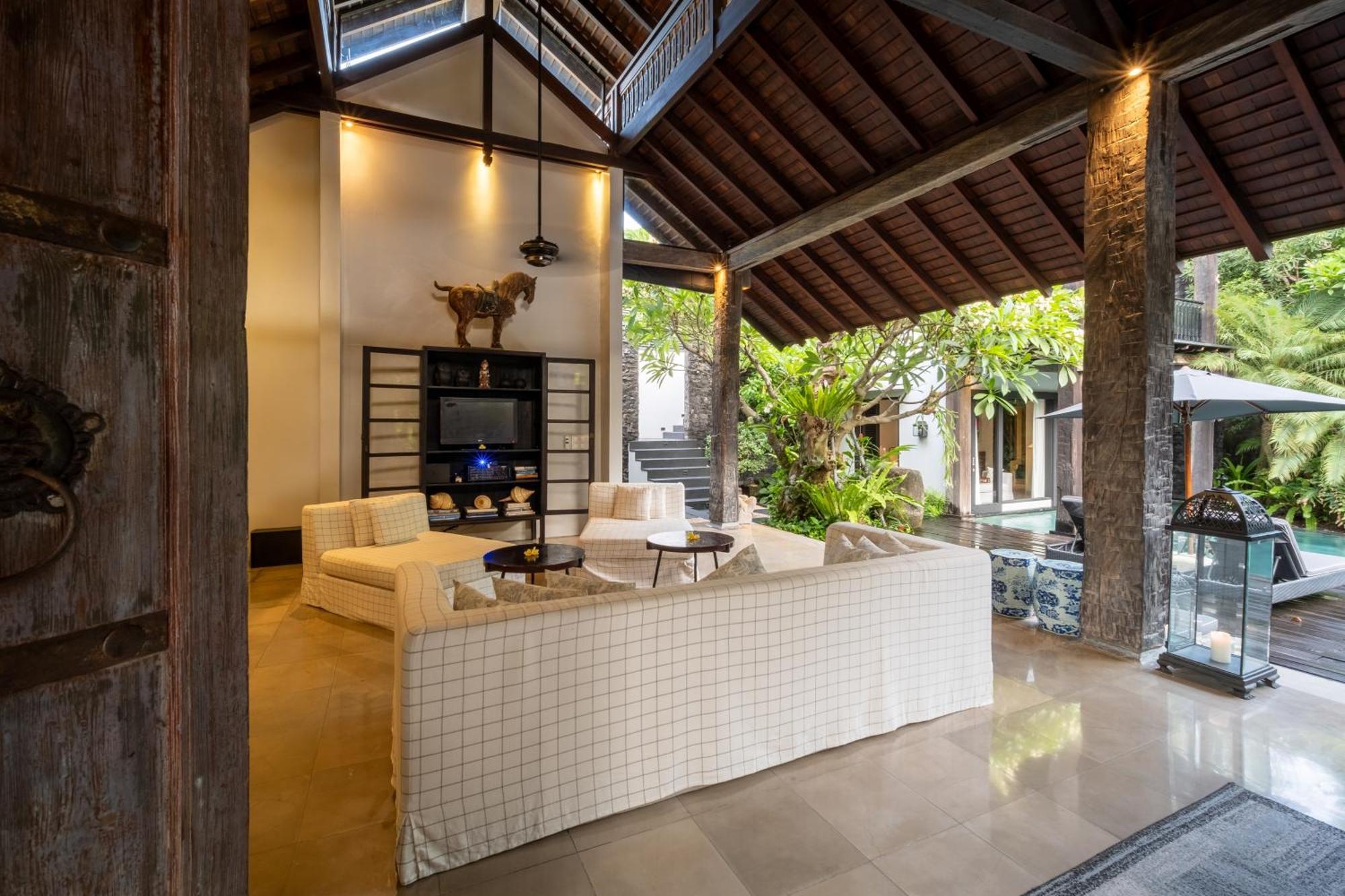 Villa De Suma - Fully Staffed Luxury Villa, Walk To The Beach! Seminyak Buitenkant foto
