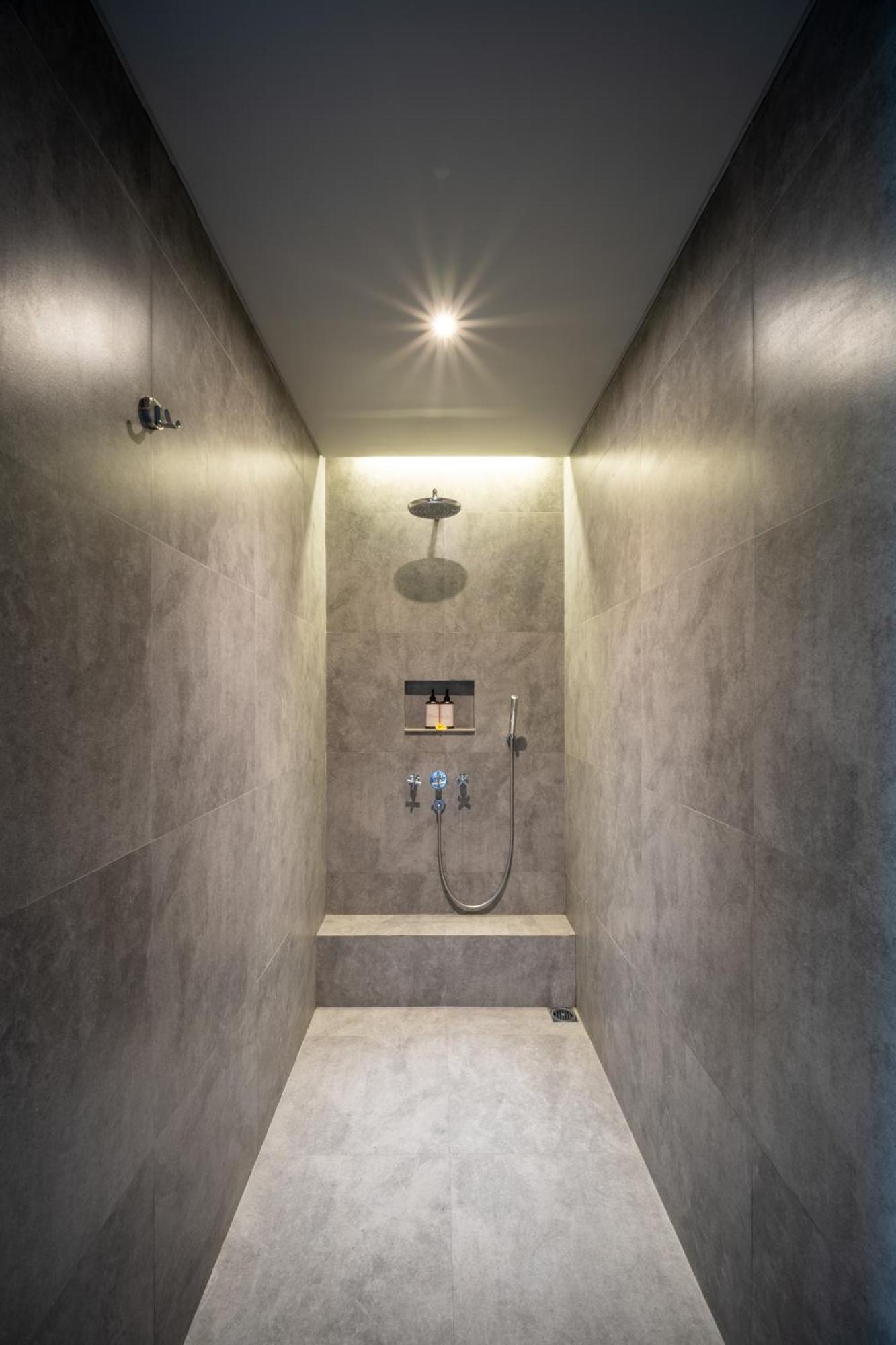Villa De Suma - Fully Staffed Luxury Villa, Walk To The Beach! Seminyak Buitenkant foto