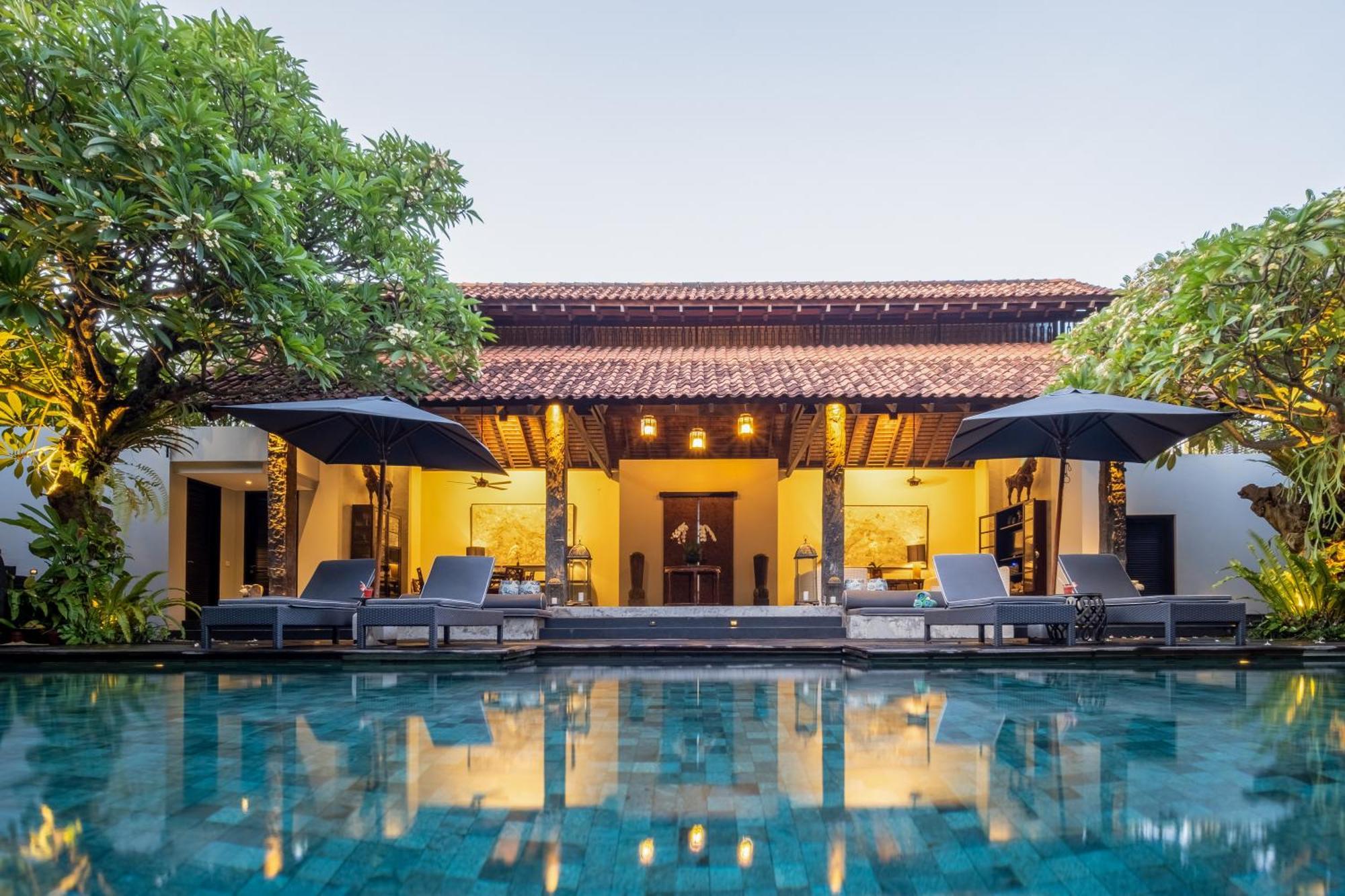 Villa De Suma - Fully Staffed Luxury Villa, Walk To The Beach! Seminyak Buitenkant foto