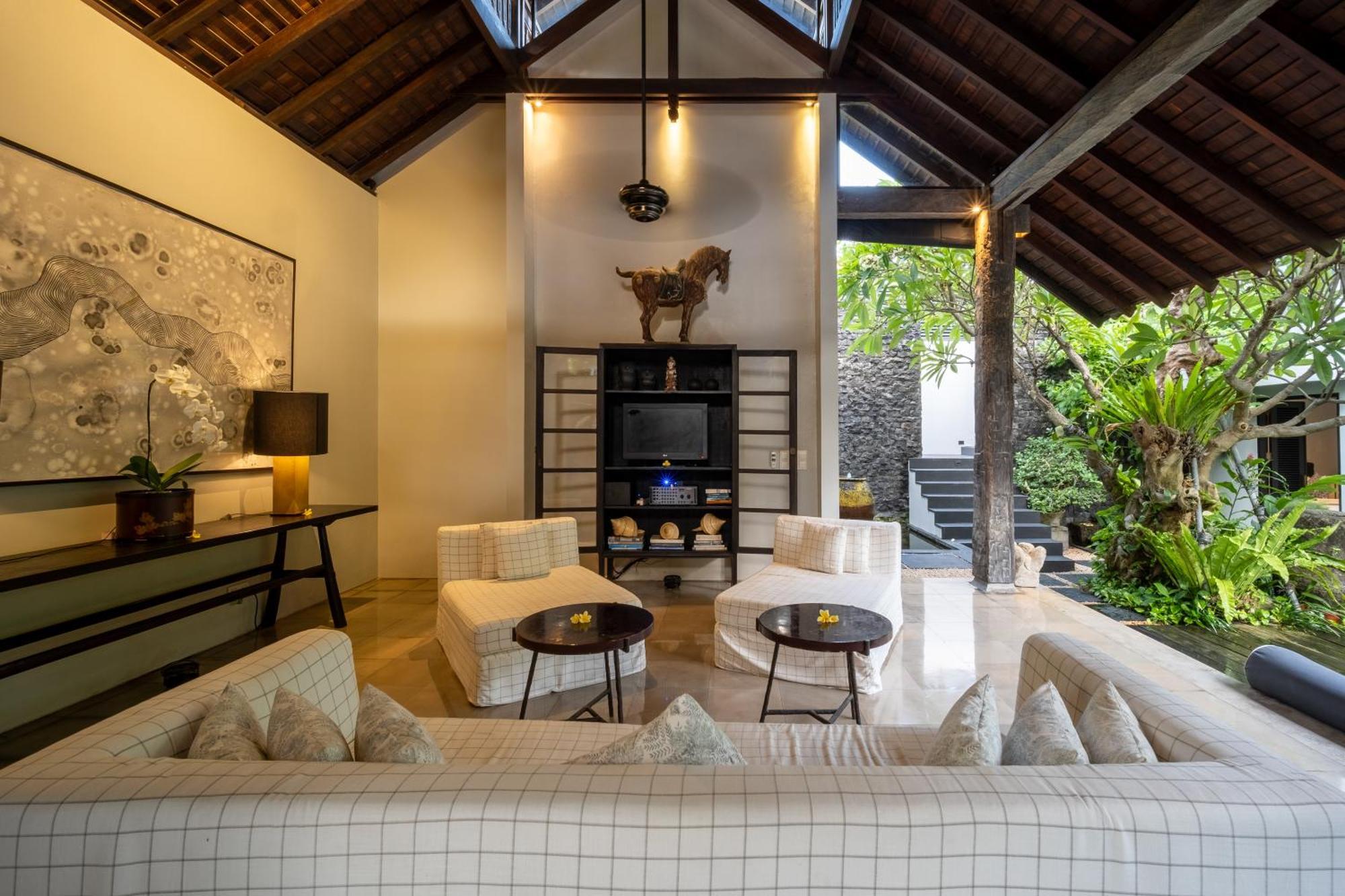 Villa De Suma - Fully Staffed Luxury Villa, Walk To The Beach! Seminyak Buitenkant foto