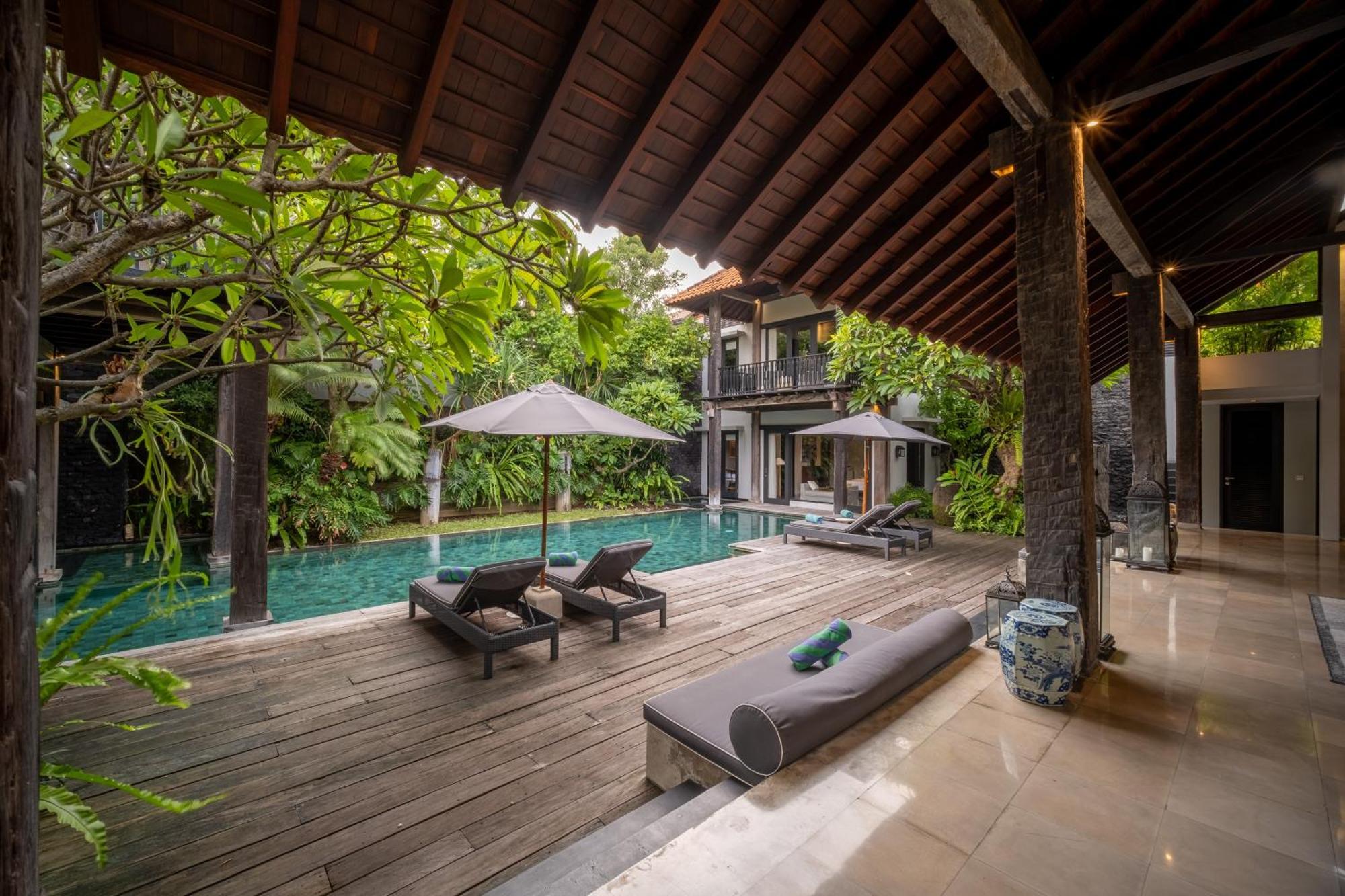 Villa De Suma - Fully Staffed Luxury Villa, Walk To The Beach! Seminyak Buitenkant foto