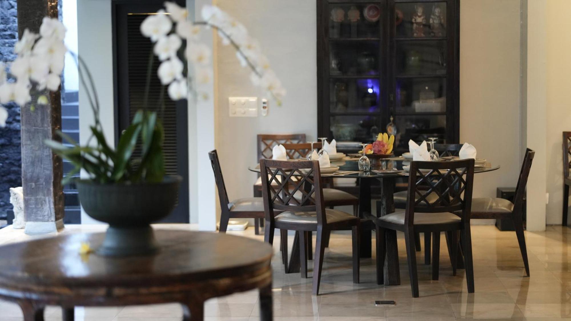 Villa De Suma - Fully Staffed Luxury Villa, Walk To The Beach! Seminyak Buitenkant foto